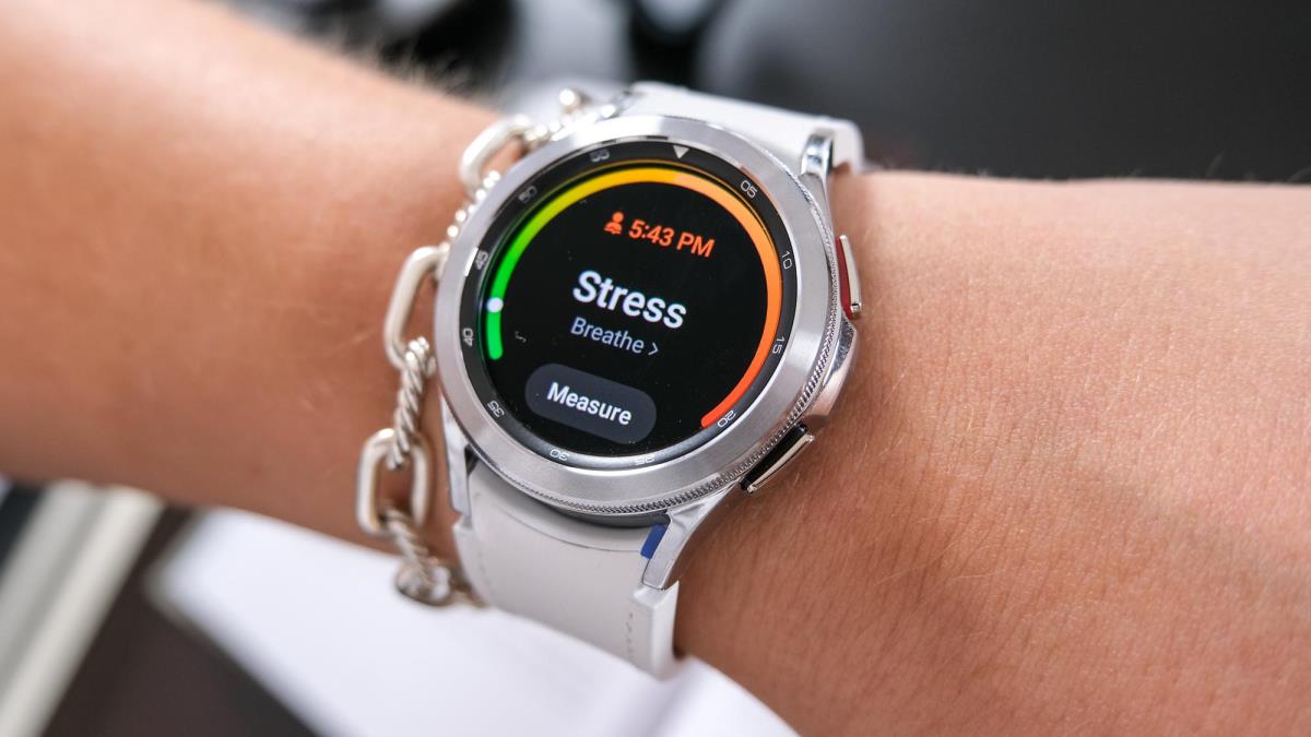 بررسی-Samsung-Galaxy-Watch-4